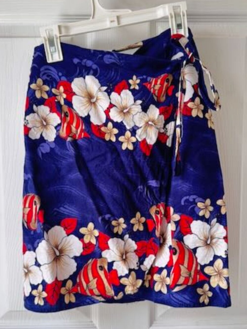 Women's 90s/Y2K Hibiscus Florals and Fish Navy, red, white, cream, Sarong